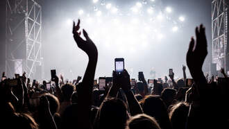 Bob Delmont - What are the largest US concerts of all time? Top ones are country!