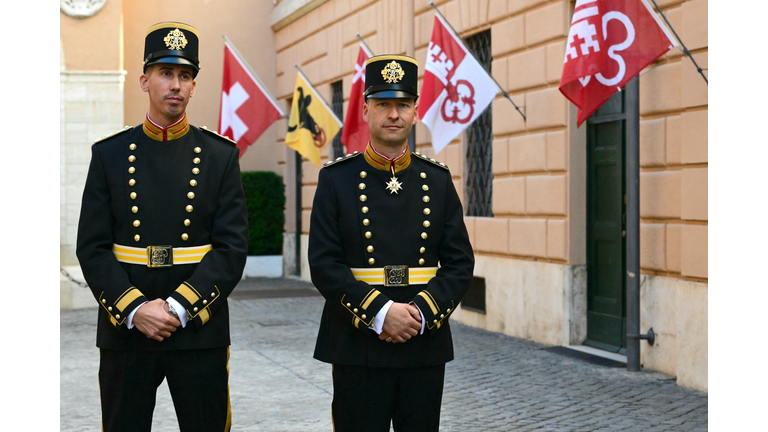 VATICAN-SWISS GUARDS-UNIFORM