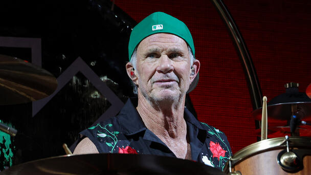 Red Hot Chili Peppers’ Chad Smith Launches Scholarship For Music Students