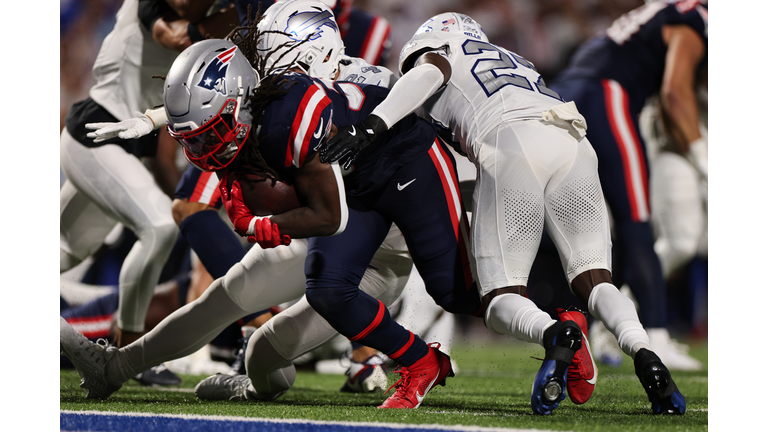 New England Patriots v Buffalo Bills - NFL 2025