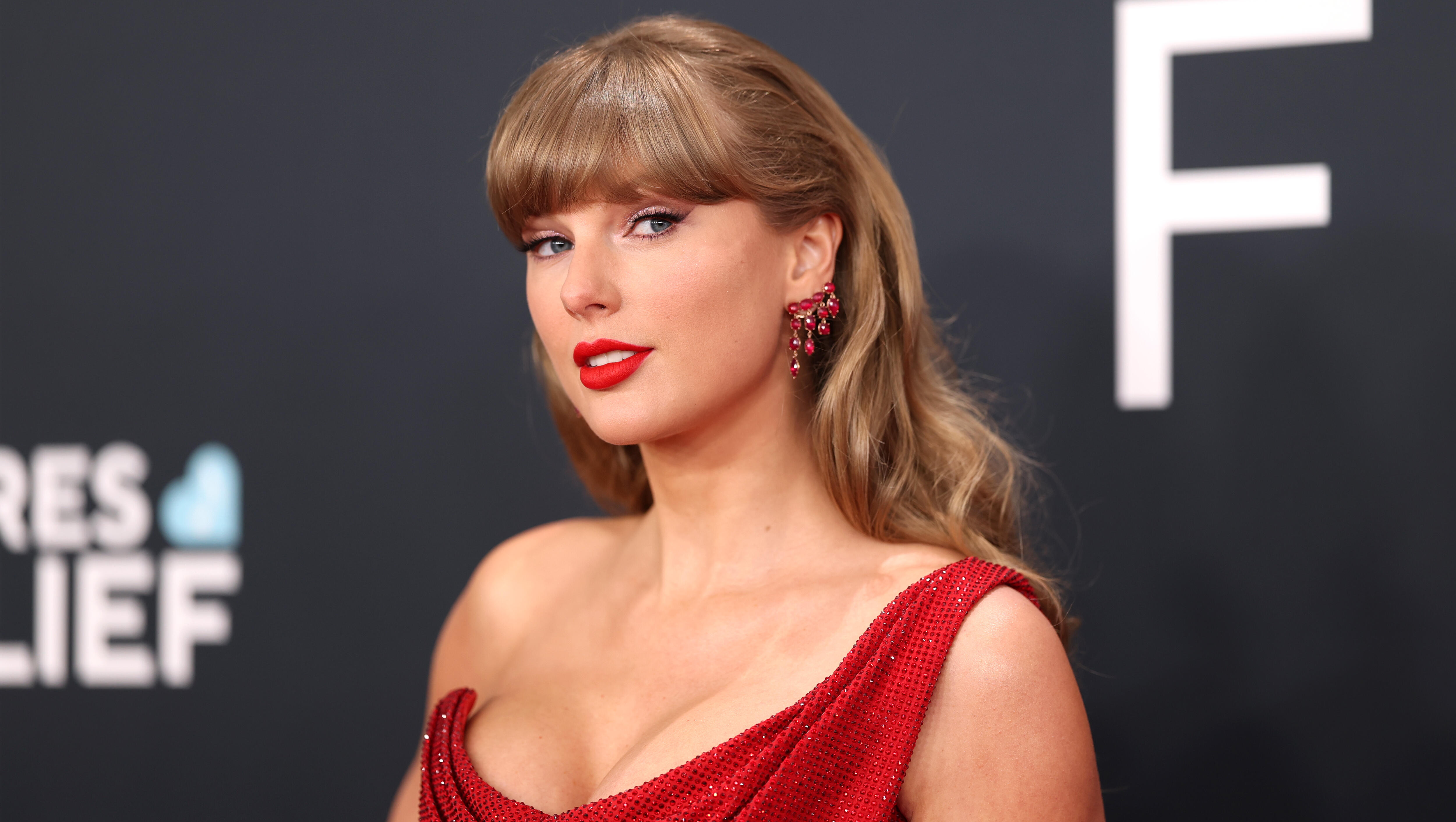 Taylor Swift Drops "The Fate Of Ophelia" Music Video 