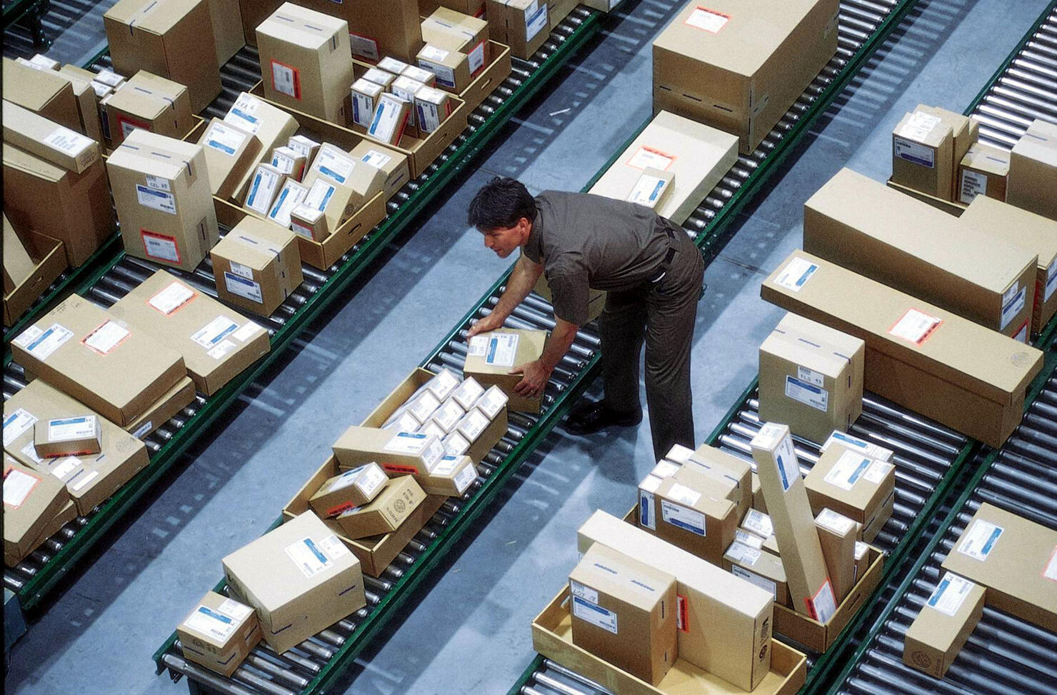 UPS To Raise Shipping Rates In 2003