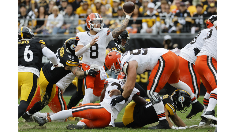 Cleveland Browns v Pittsburgh Steelers