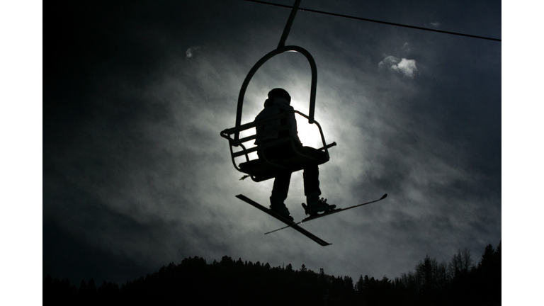 TOPSHOT-SKI-WORLD CUP-WOMEN-FRANCE-SANTON SILHOUTTE