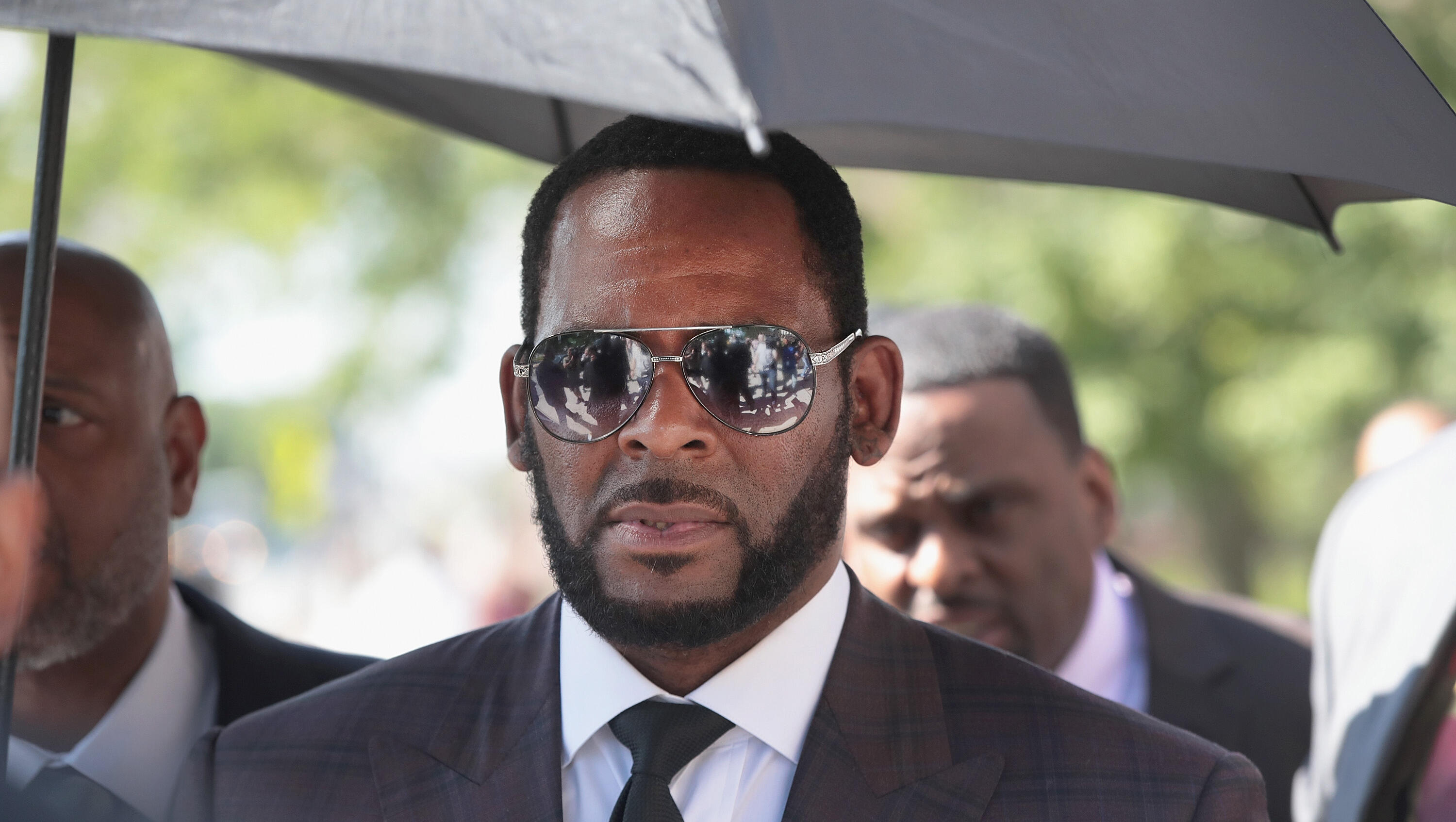 R. Kelly’s Infamous “Chocolate Factory” Mansion Sells for $1.6M