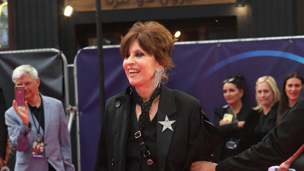 Chrissie Hynde & Rufus Wainwright Sing "Always On My Mind"