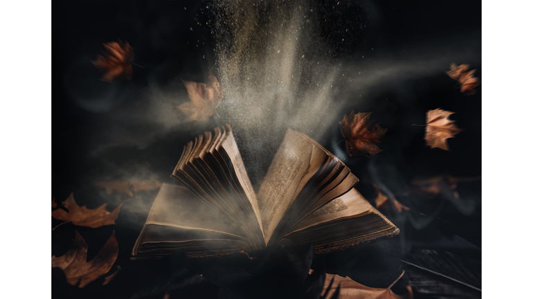 Creating Paranormal Activity / Paranormal Museum Artifacts