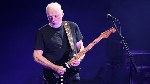 David Gilmour releases  Live at the Circus Maximus. Watch Comfortably Numb