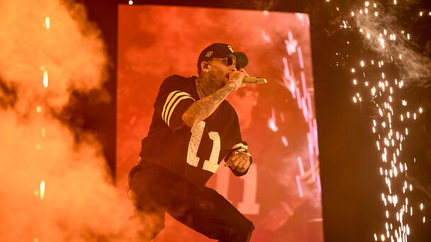 Video: Dancers Prank Chris Brown at Last Breezy Bowl Show