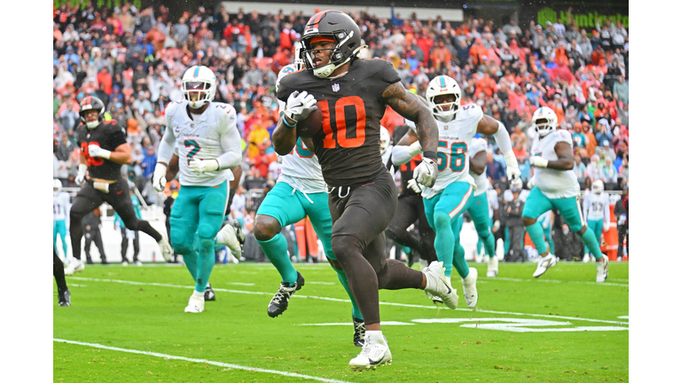 Miami Dolphins v Cleveland Browns