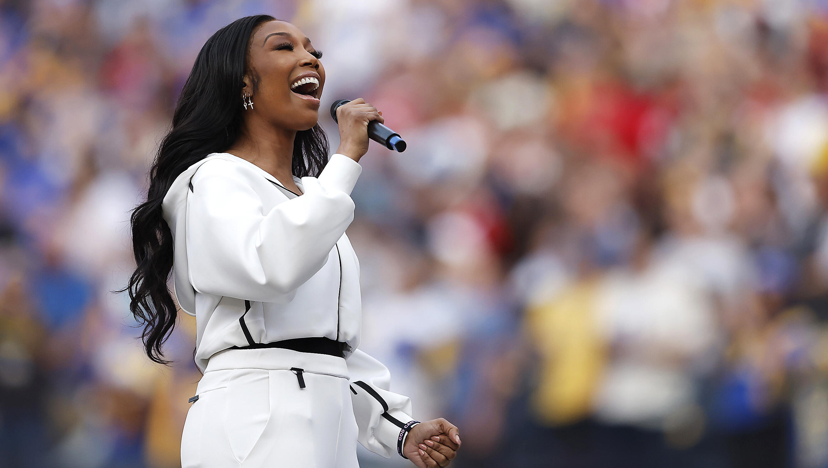 Brandy Apologizes to Fans After Abrupt Chicago Exit