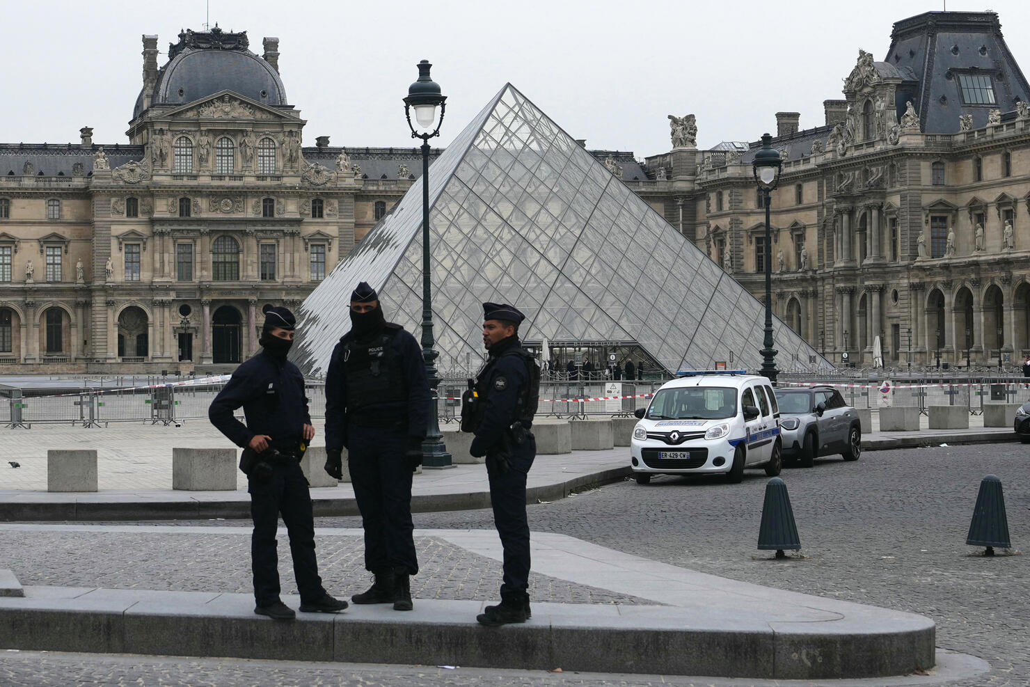 FRANCE-MUSEUM-ROBBERY
