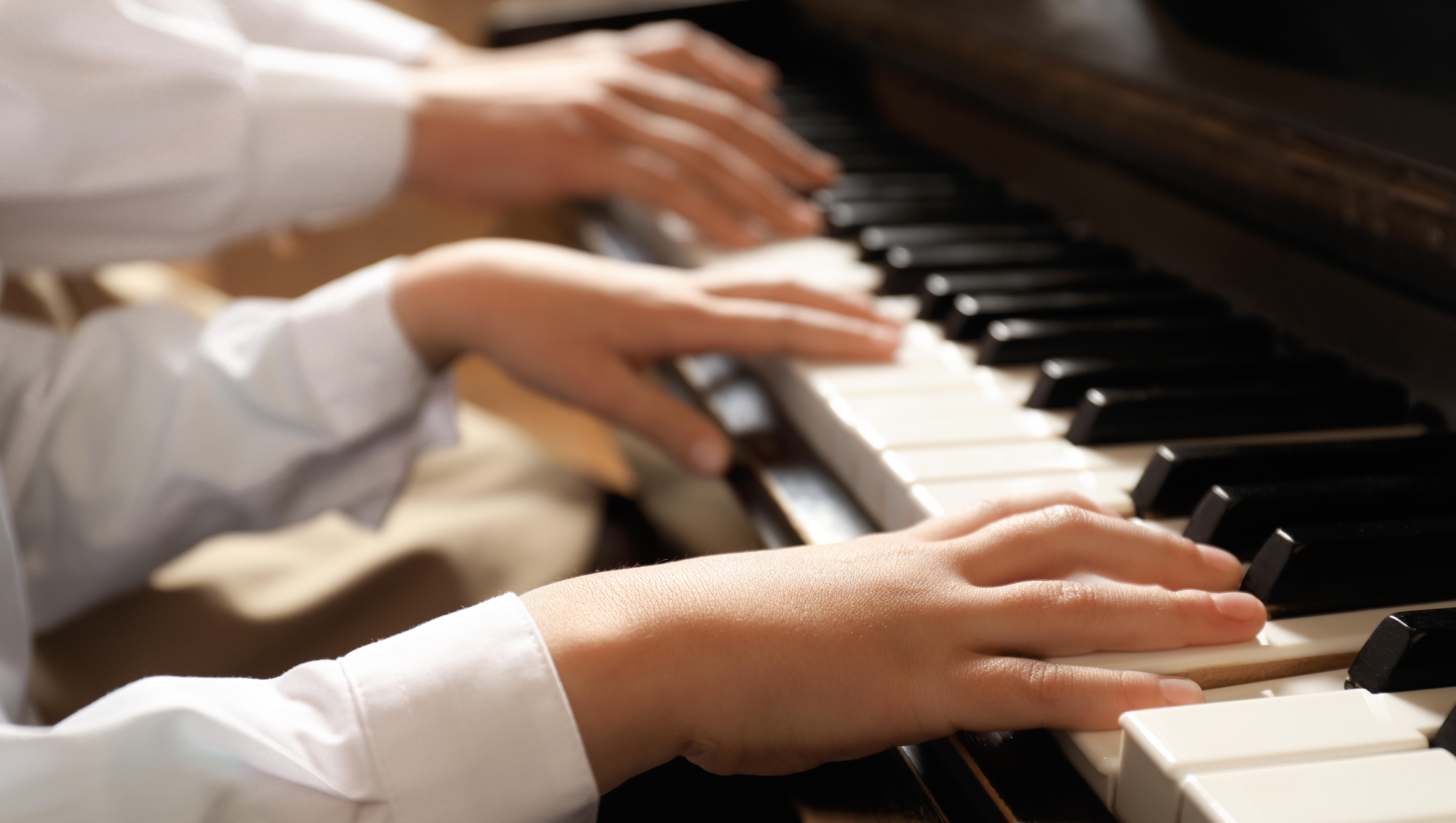 Piano Teacher Allegedly Flees US After Conviction For Sexually Abusing Teen