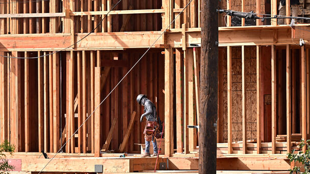 LA Considers $32.35 Minimum Wage for Construction Workers