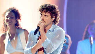 Internet Explodes Over Shirtless Benson Boone Photo