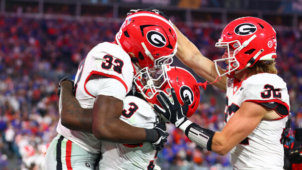 #5 Bulldogs Rally To Survive Gators