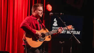 Hunter Hayes announces ‘Evergreen Christmas Sessions’ EP