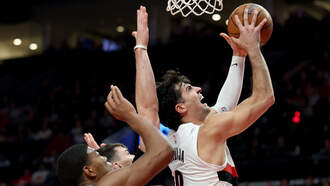 Shorthanded Lakers Stun Trail Blazers 123-115