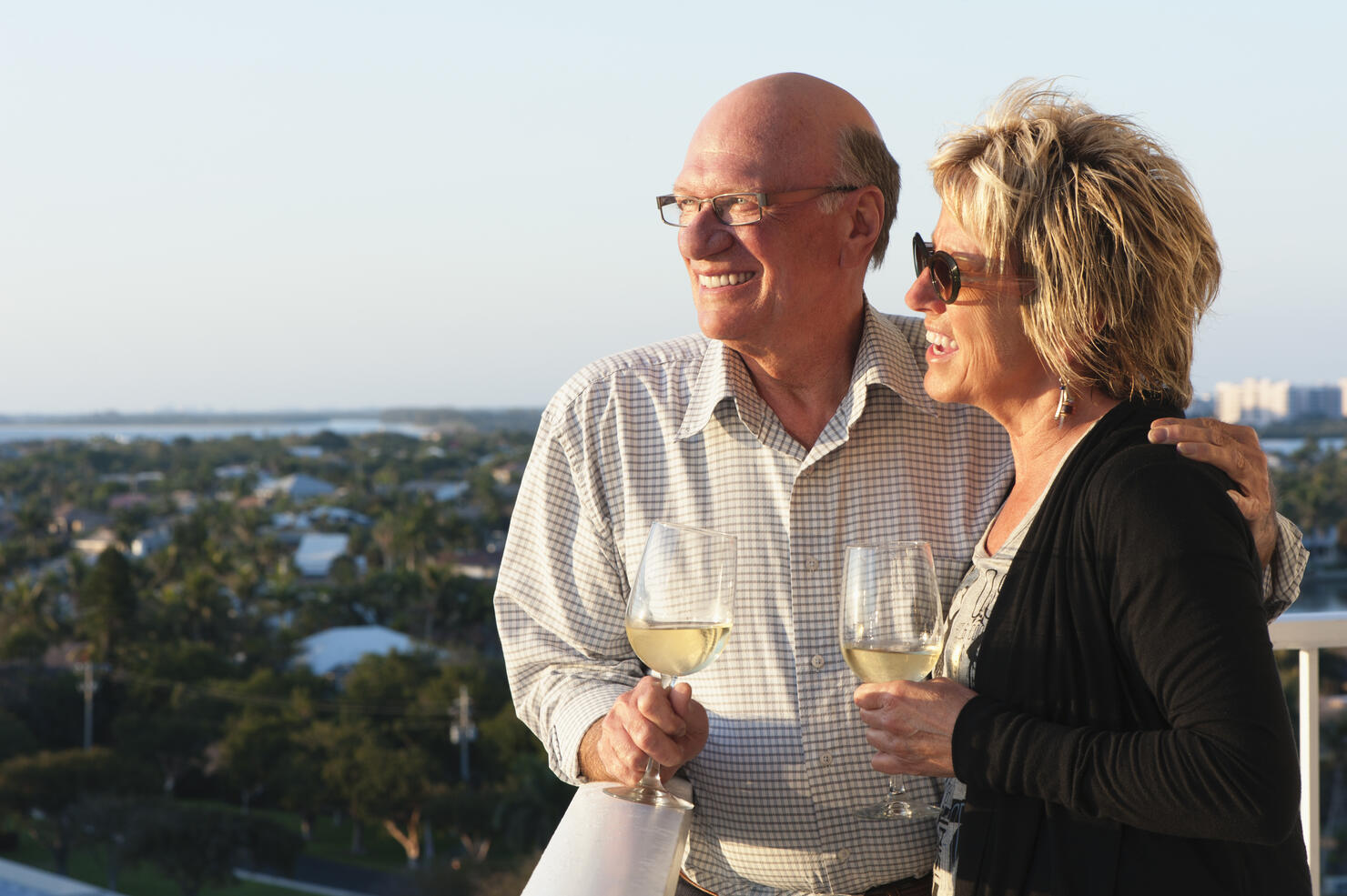 Senior couple at happy hour.