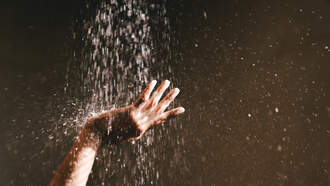 The Latest Trend: Showering... Without Being Able to See?