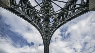 Paul and Al - Bridge in China Collapses into Gorge Within Months of Opening