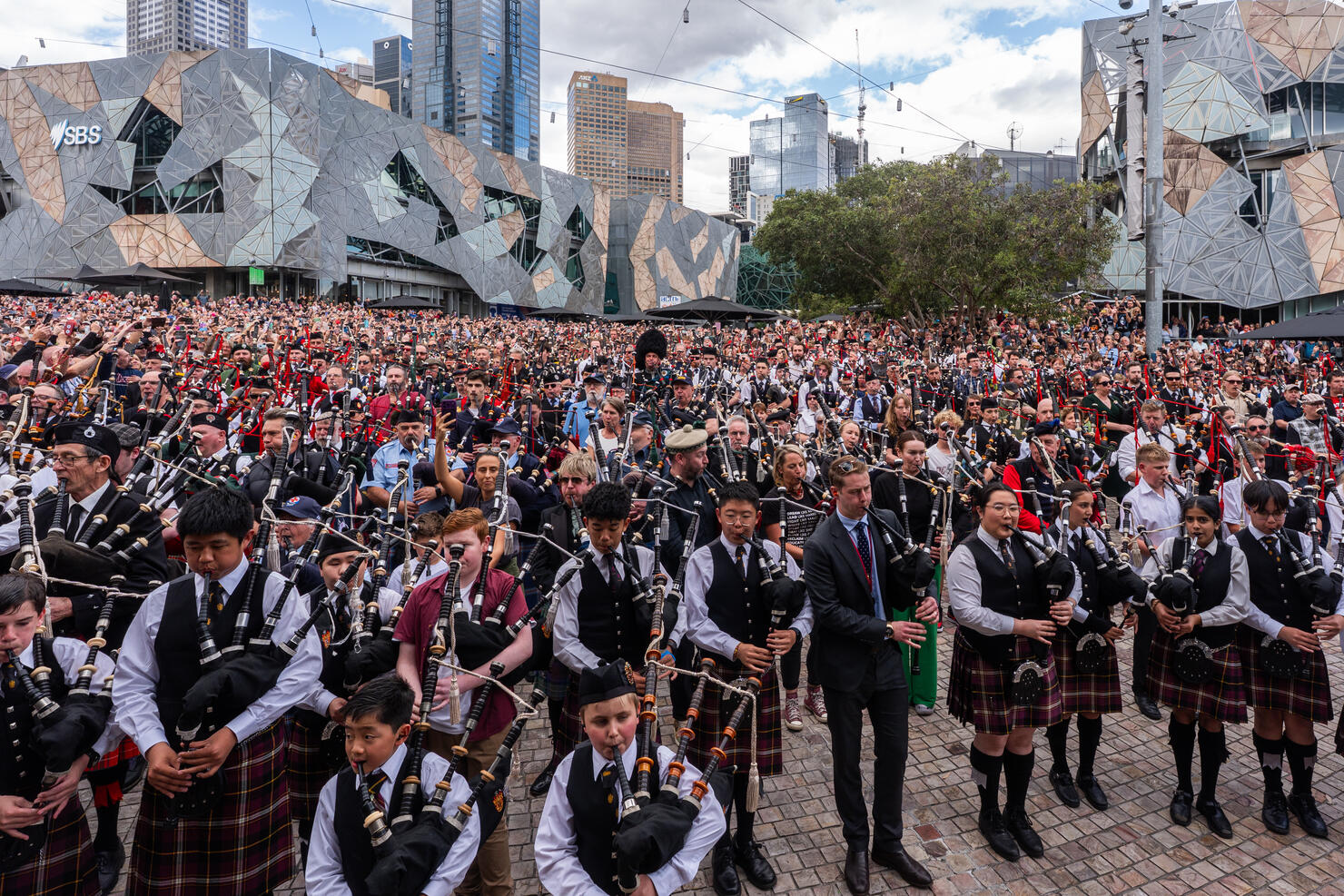 Pipers Gather In Melbourne To Break Record For Largest Ever Bagpipe Ensemble