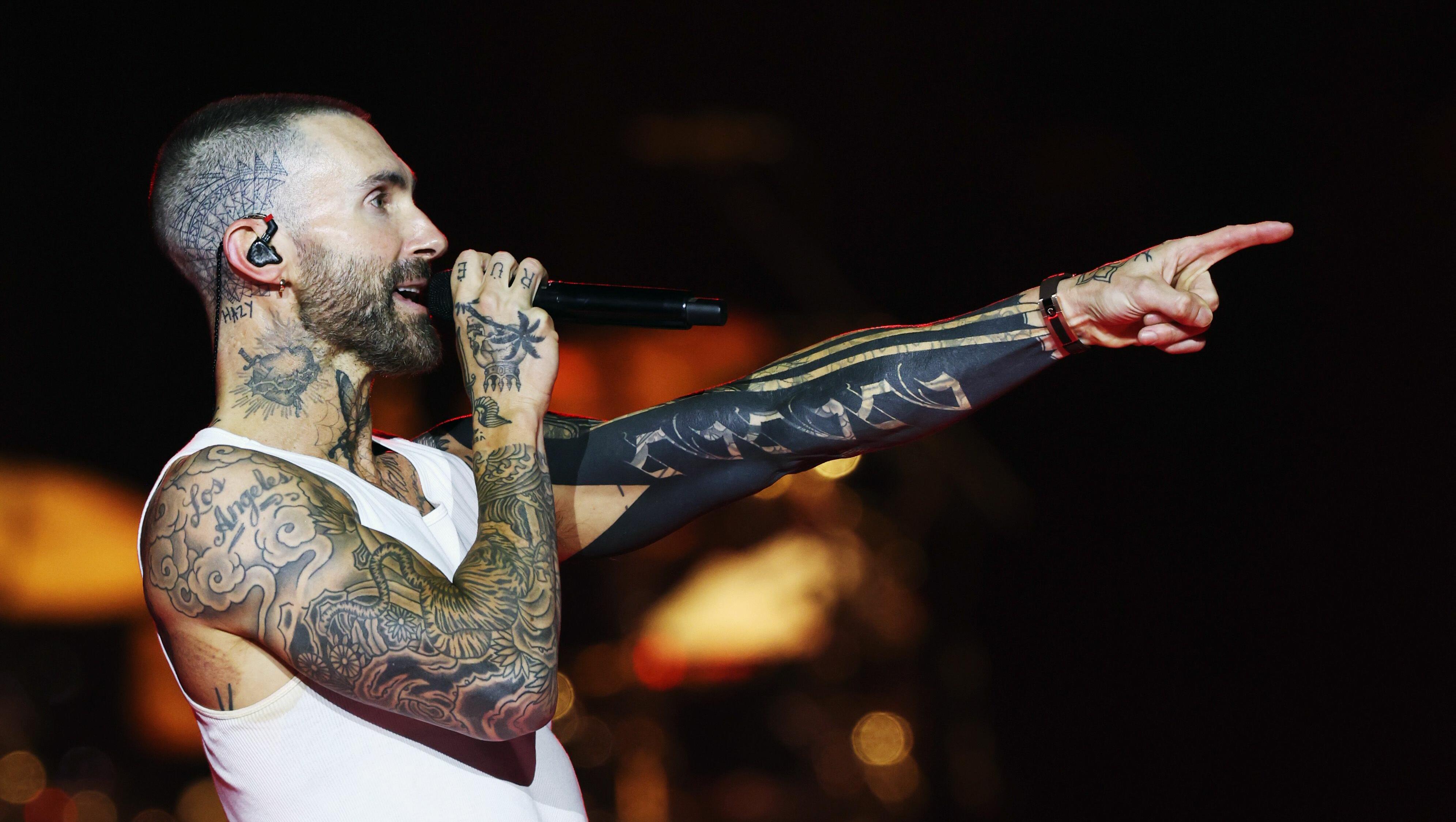 Maroon 5 Draws Fans' Tattoos 