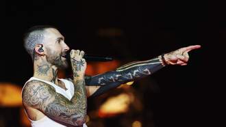 Maroon 5 Draws Fans' Tattoos 