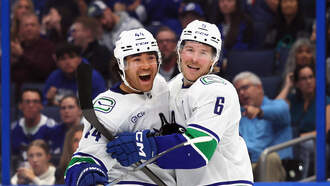 Canucks Rally Past Lightning