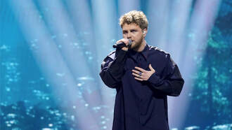 Alex Warren Announces Arena Tour