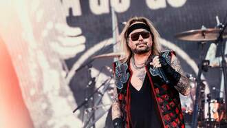 Motley Crue - Theatre Of Pain 40th Anniversary Box Set - Unboxing