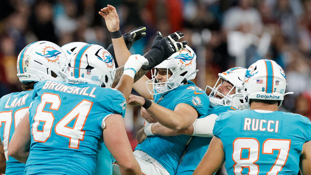 Miami Dolphins Win in OT Despite Questionable 4th Down and Goal Call