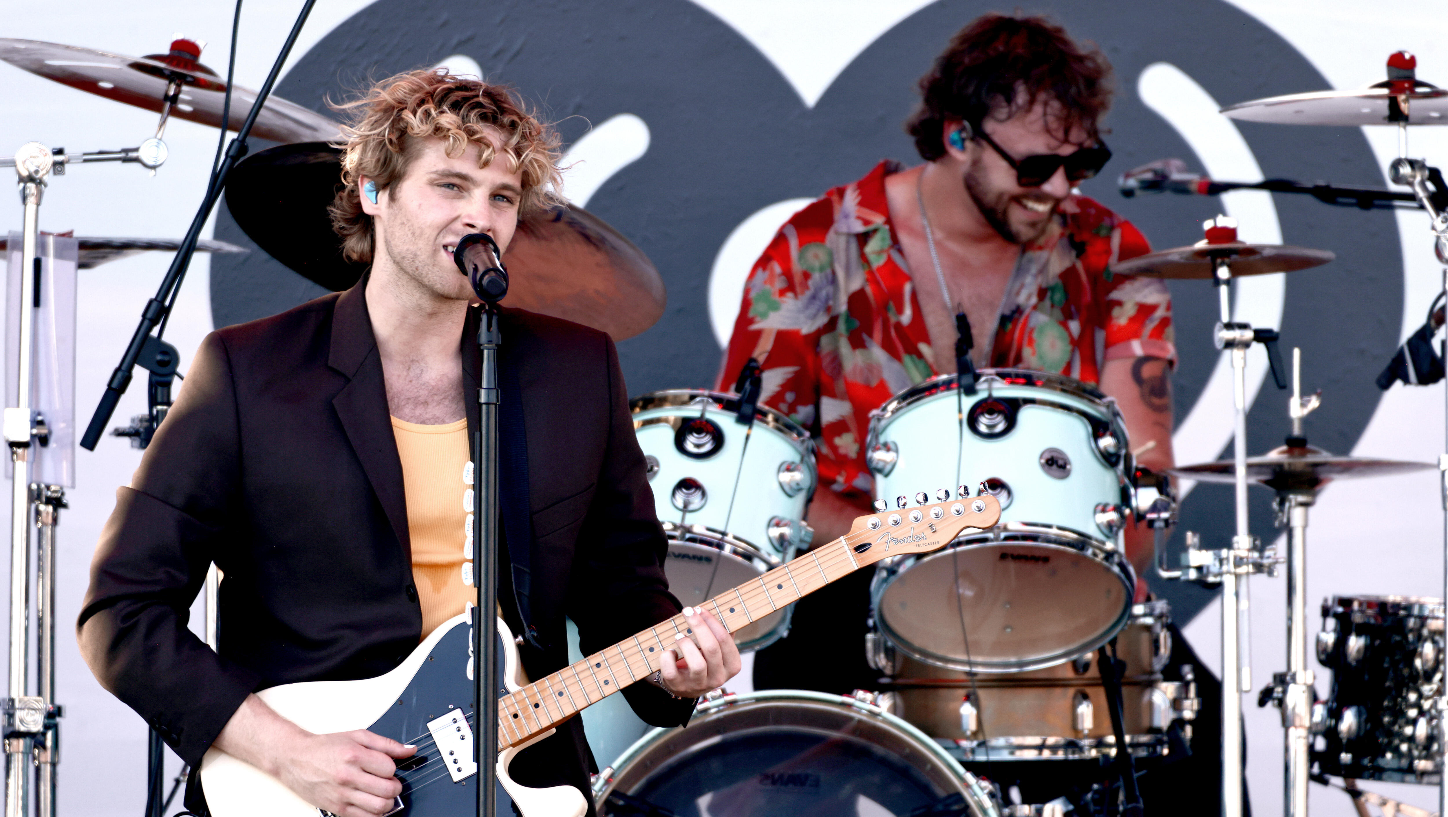 5 Seconds Of Summer Takes Over Times Square