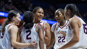 #1 UConn Women hold off #6 Michigan 72-69