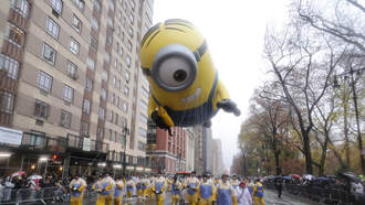 🎈 Students throw their own Macy’s Parade—inside the classroom!