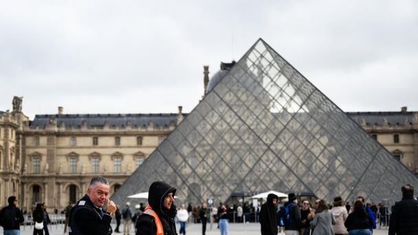 Police Arrest Four More Suspects Connected To Louvre Heist