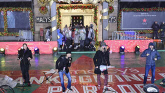 Watch: Foreigner perform during Macy's Thanksgiving Parade