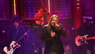 Mötley Crüe Bassist Claims Rockers Should Act Their Age