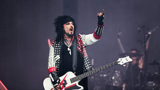 The Stansbury Show - Nikki Sixx Decries Aging Rockers "Still  Trying To Act 25" 