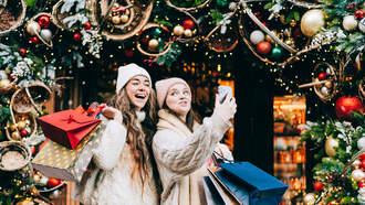 Amy James - Five Things That Can Force You into the Christmas Spirit