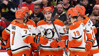 Ducks vs. Blackhawks Prediction & Picks - Dec. 7