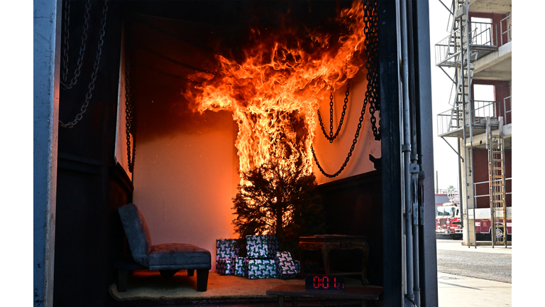 US-HOLIDAY-FIRE-CHRISTMAS