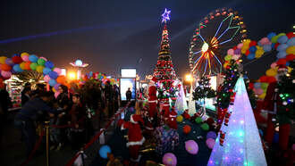 Win A Family 4 Pack To Carowinds Winterfest With This Answer Wed Morning