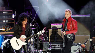 Billy Idol Gives Fans A Thank You For The Year