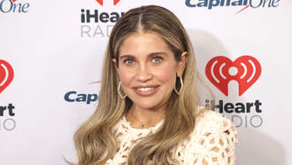 Lookin' at Girlzzz: Sabrina Carpenter, Danielle Fishel, Zendaya, Britney!