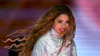 Shakira Brings Her Sons Onstage During Concert