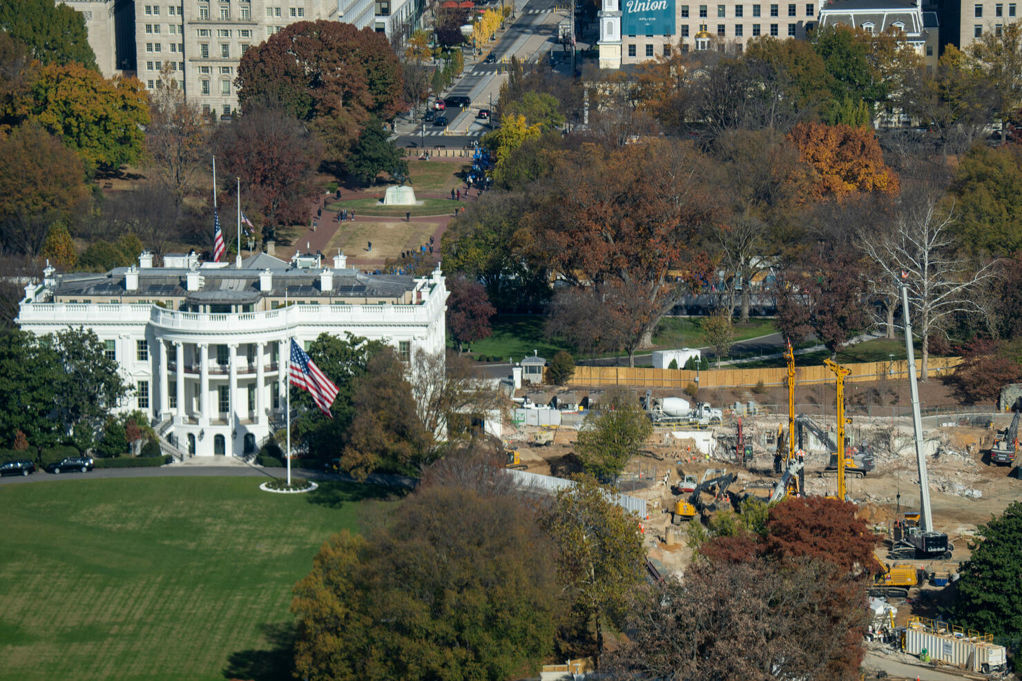 Construction Continues On East Side Of White House Complex