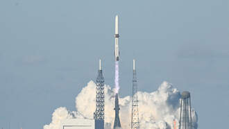 Good News: WHEELCHAIR USER SET TO MAKE SPACEFLIGHT HISTORY