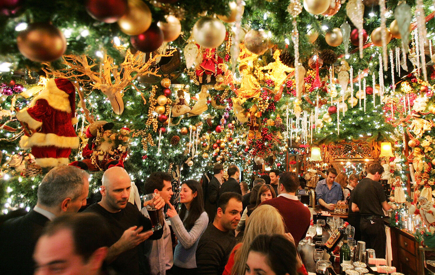 Landmark New York Restaurant Gets Into Holiday Spirit