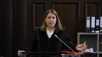 Criminals: Road Rage Lady Who Pooped on the Hood of a Car Avoids Jail Time!